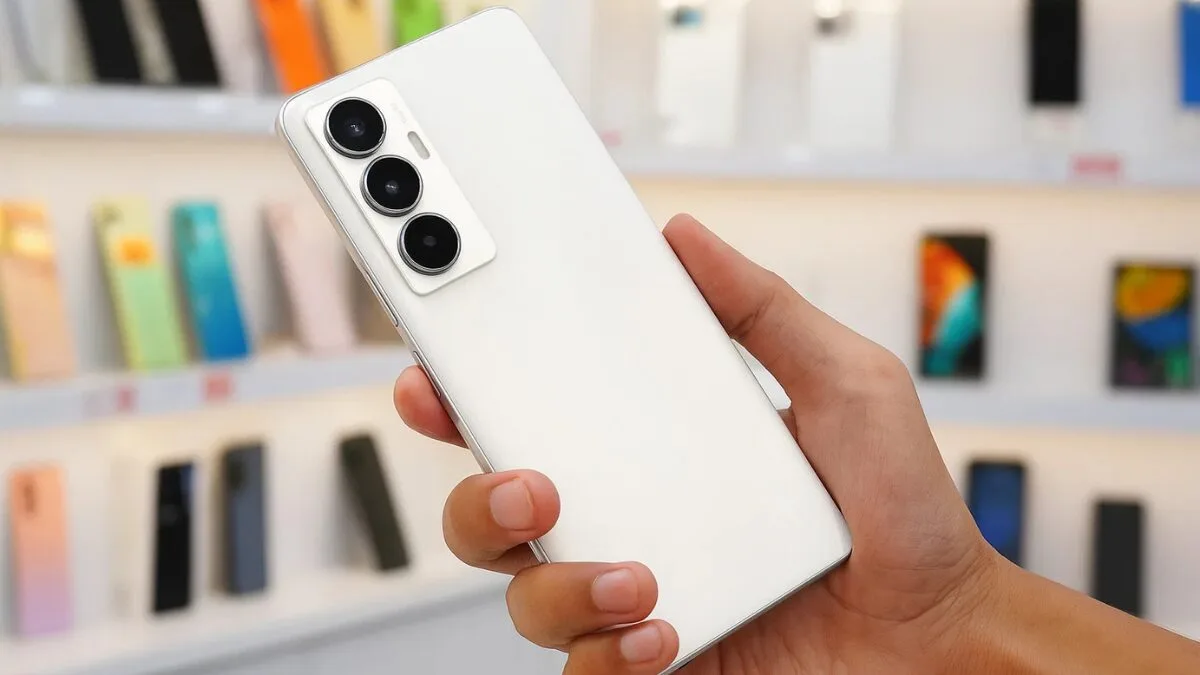 Tecno Camon 40 Pro with new advance AI Camera, 5200mAh Battery & 45W Fast Charging